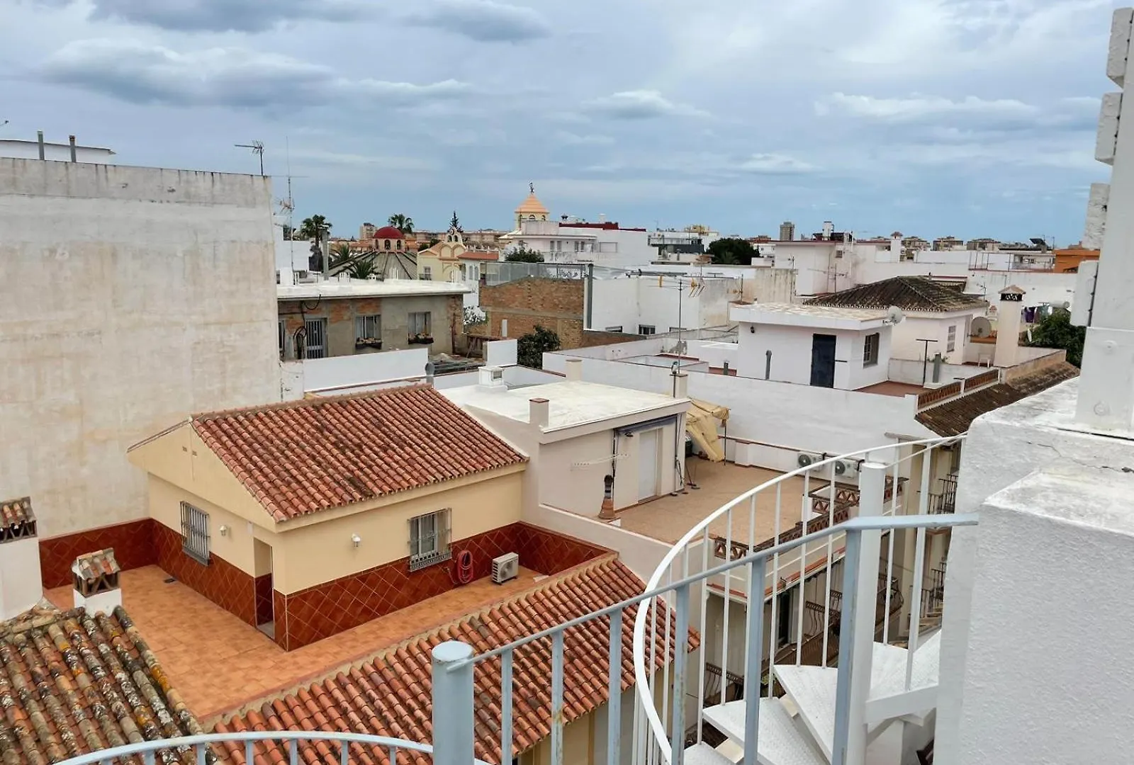 Lets In The Sun - Apartments Clavel Fuengirola